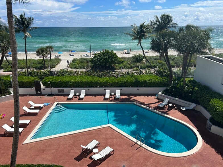 Private Heated Pool - 5415 Collins Ave