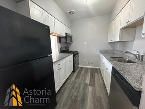 Building Photo - Updated 2 Bedroom Home with Modern Kitchen