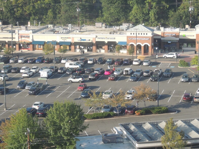 Building Photo - 4600 Duke St