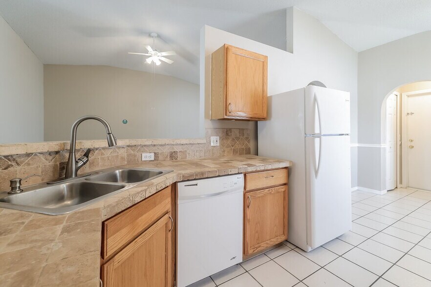 Building Photo - 16011 Chichester Ct