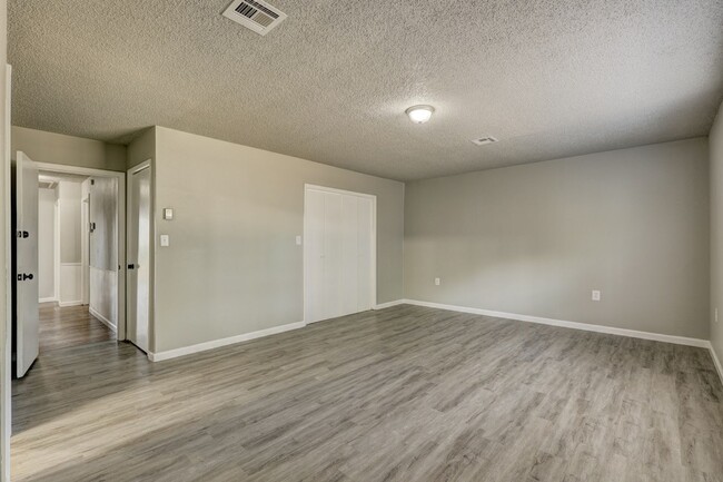 Building Photo - 3 bed 2 bath home in MWC