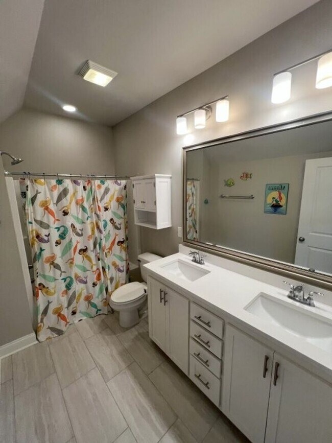Building Photo - Beautiful 4-Bedroom Home in The Magnificen...