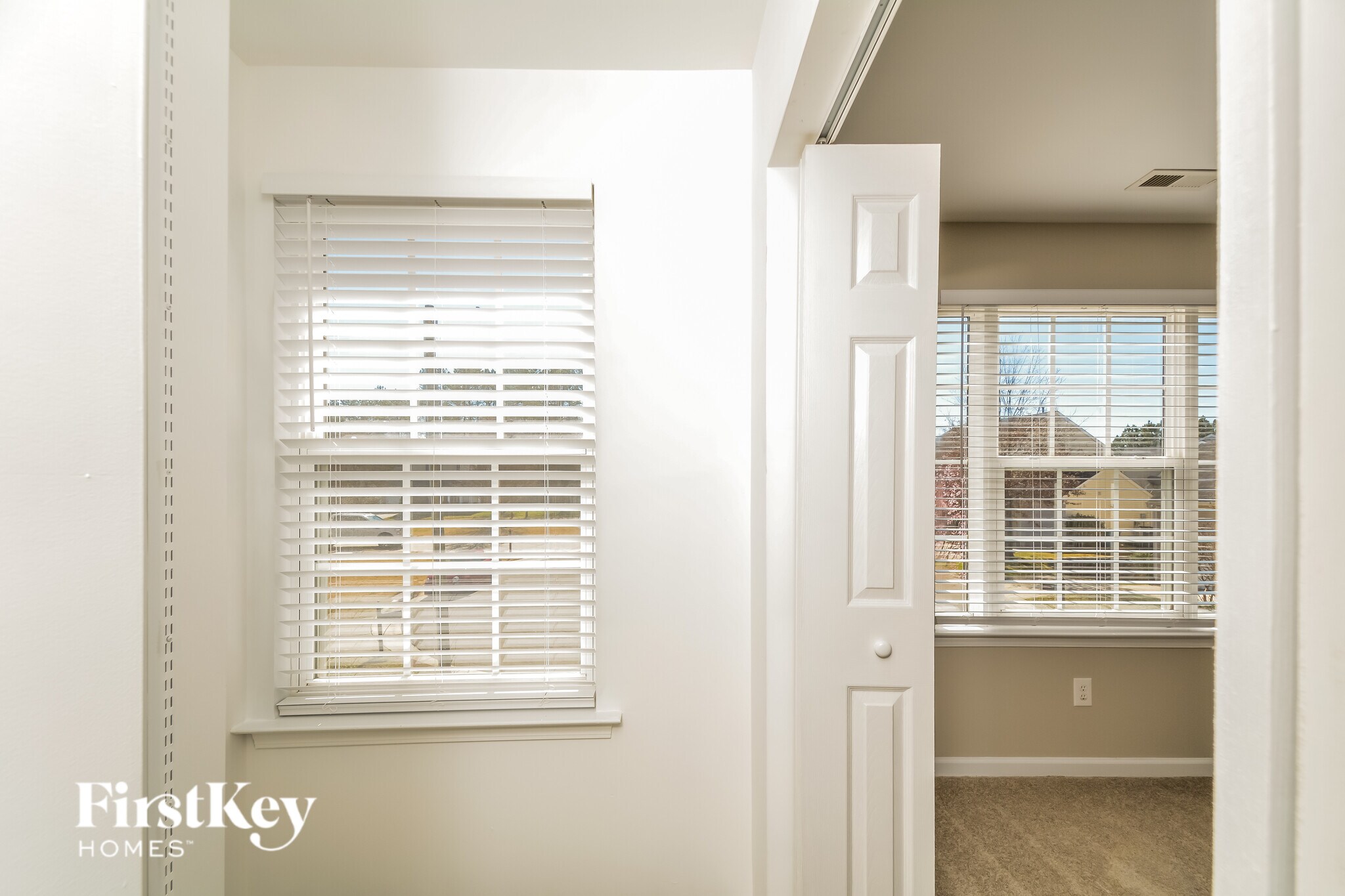 Building Photo - 6 Linkside Ct