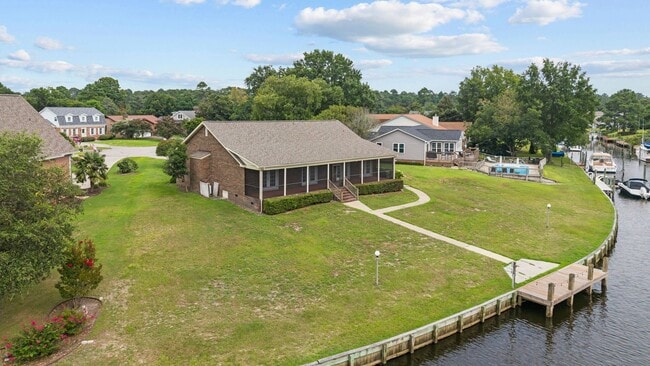 Building Photo - Private Dock Waterfront! Beautiful 3BR/2BA Gem in Fairfield Harbour!