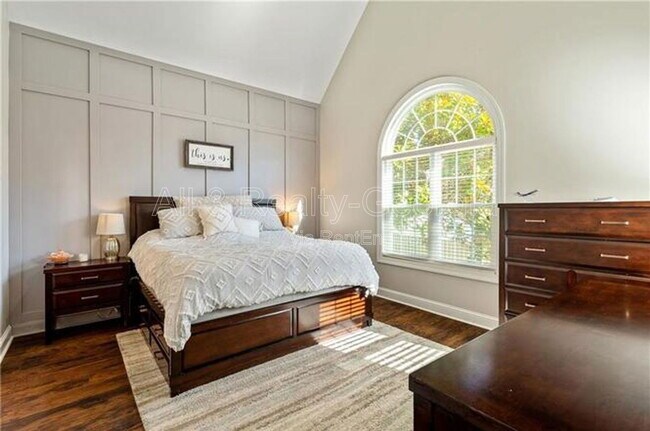 Building Photo - 203 Lenox Dr