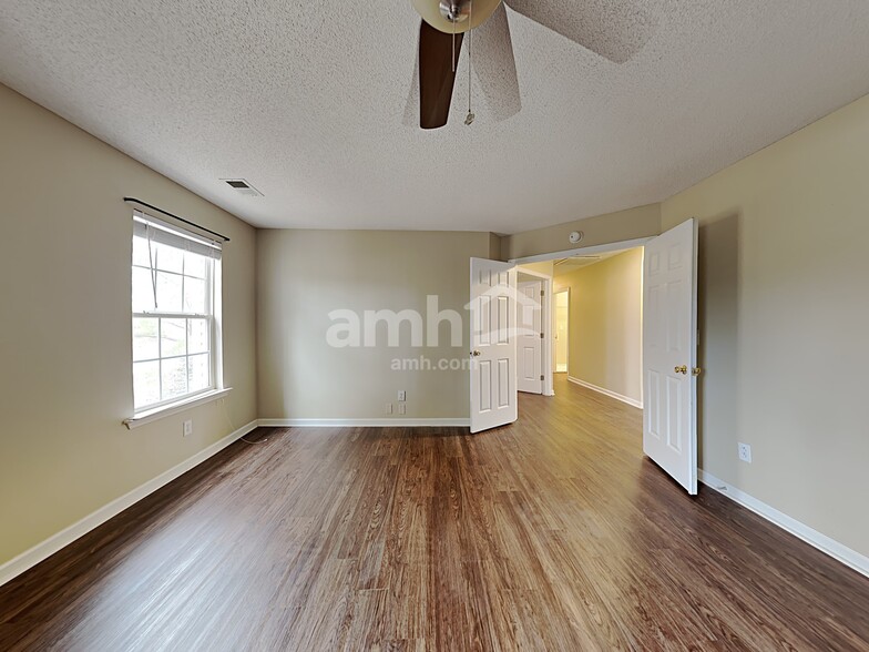 Building Photo - 145 Sandy Ln