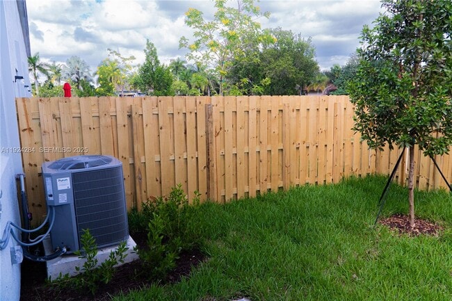 Building Photo - 27651-27155 CT