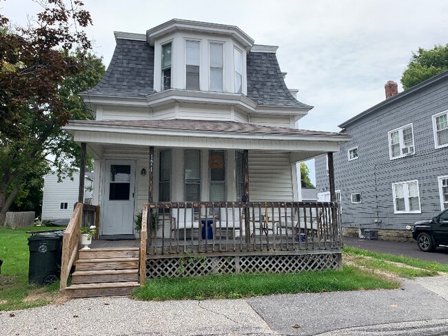 Building Photo - 171 Pleasant St