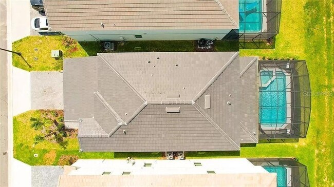 Building Photo - 7243 Oak Hammock Dr