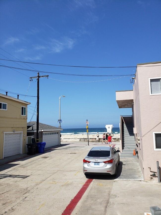 Building Photo - 712 Santa Rita Plz