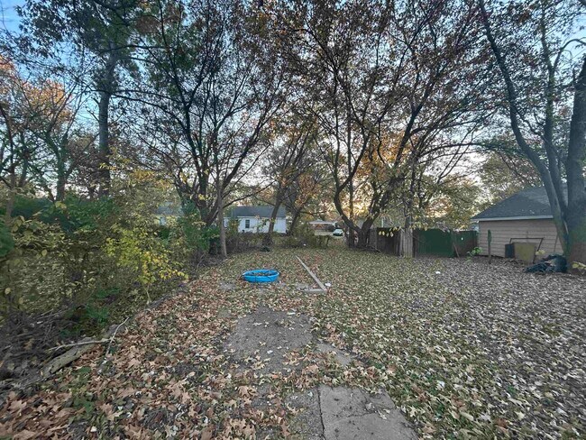 Building Photo - 3569 Bayliss Ave