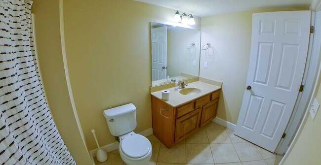 Building Photo - 3D Tour Available - Beautiful Home w/ Fully Finished Basement + Fenced-in Yard + Screened-in Deck...