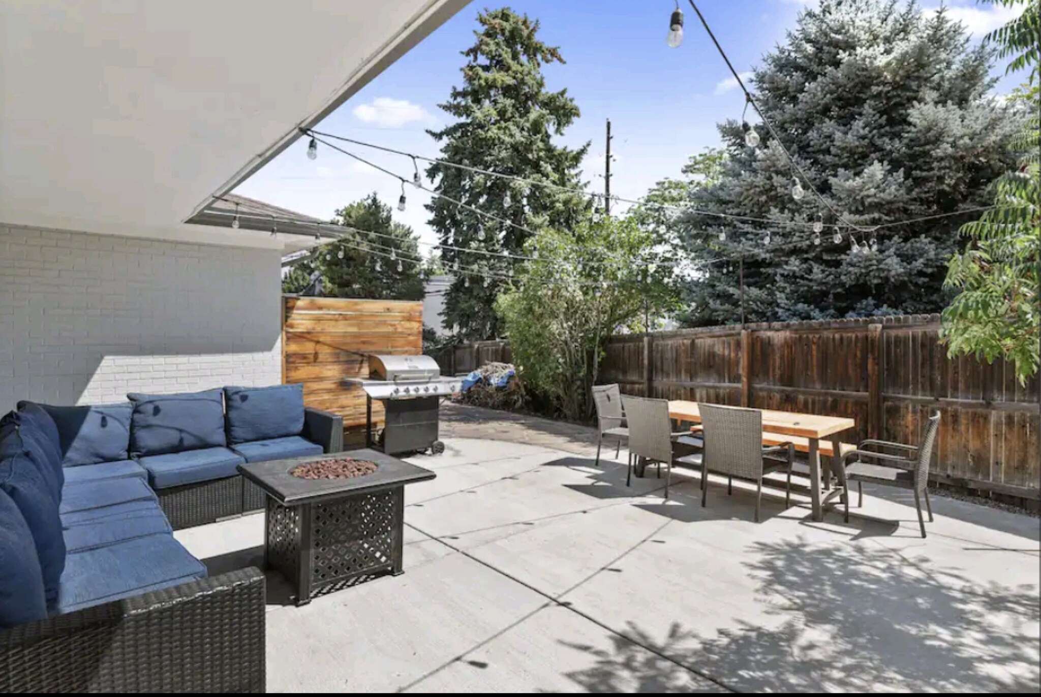 Building Photo - 5245 E Iliff Ave