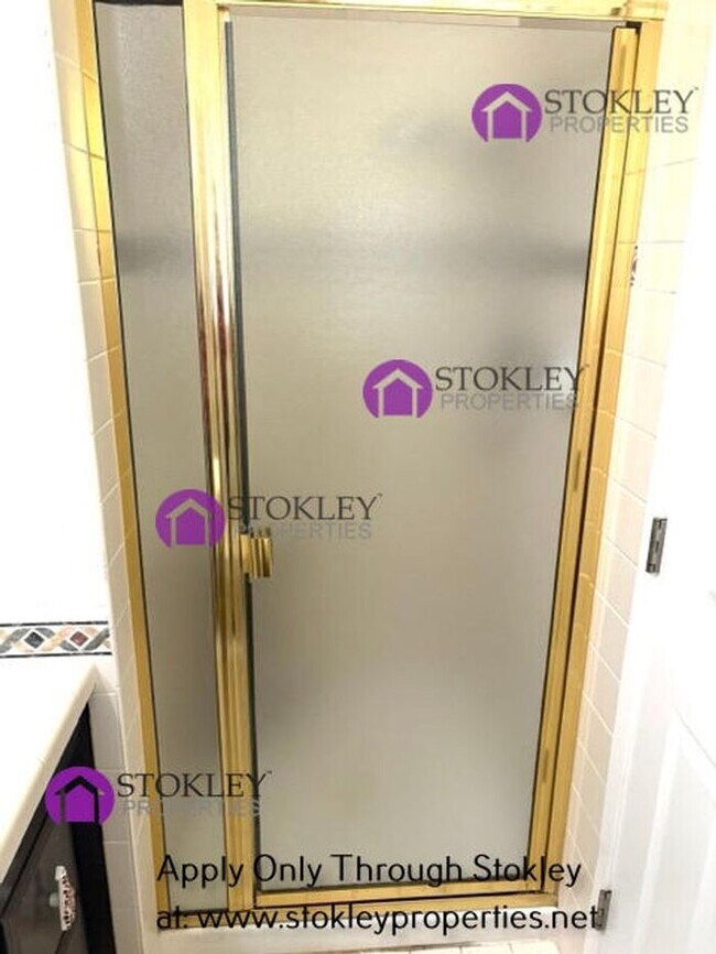 Building Photo - 231 Ivy Dr