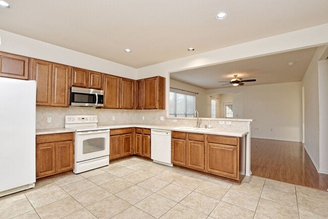 Building Photo - 815 Prairie Grass Ln