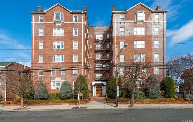 Building Photo - 55 Grand Ave