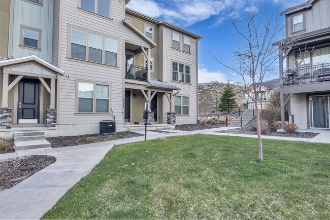 Building Photo - Wasatch Springs Gem
