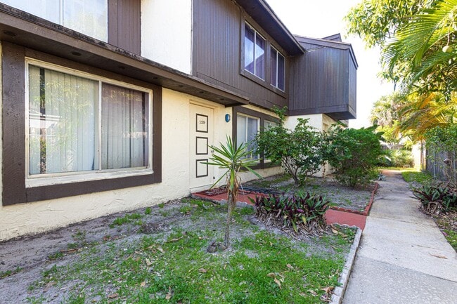Building Photo - 5372 Bosque Ln