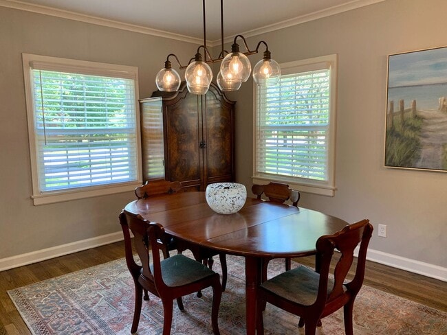 Building Photo - Fully remodeled Crown Heights BEAUTY!