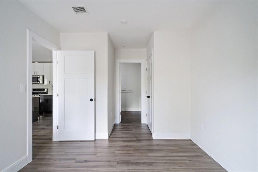 Building Photo - 319 Belgrade Ave