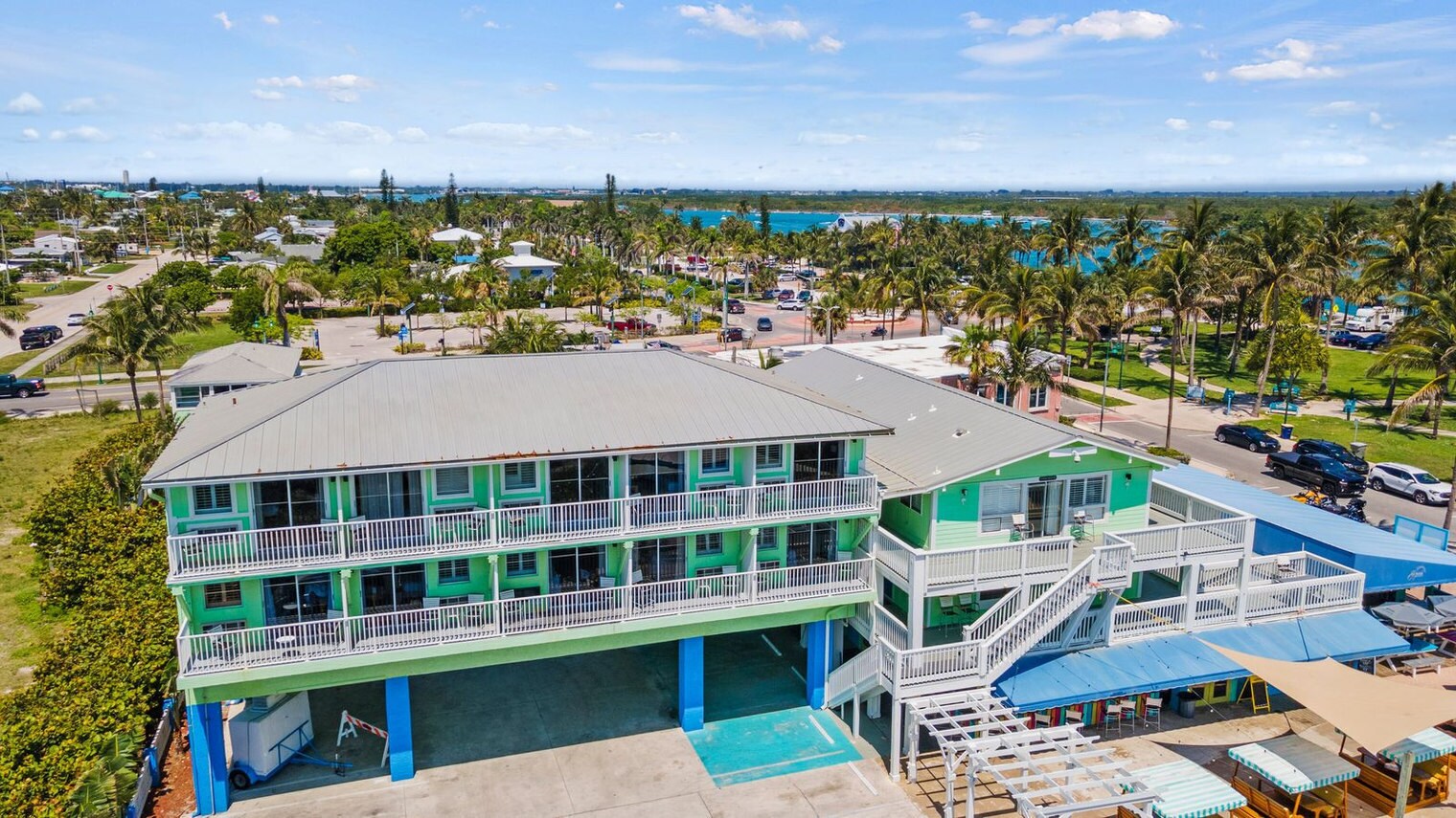 Building Photo - 110 S Ocean Dr