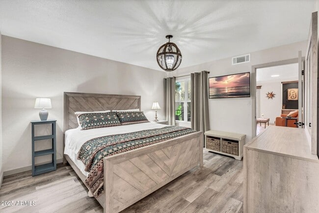 Building Photo - 8787 E Mountain View Rd