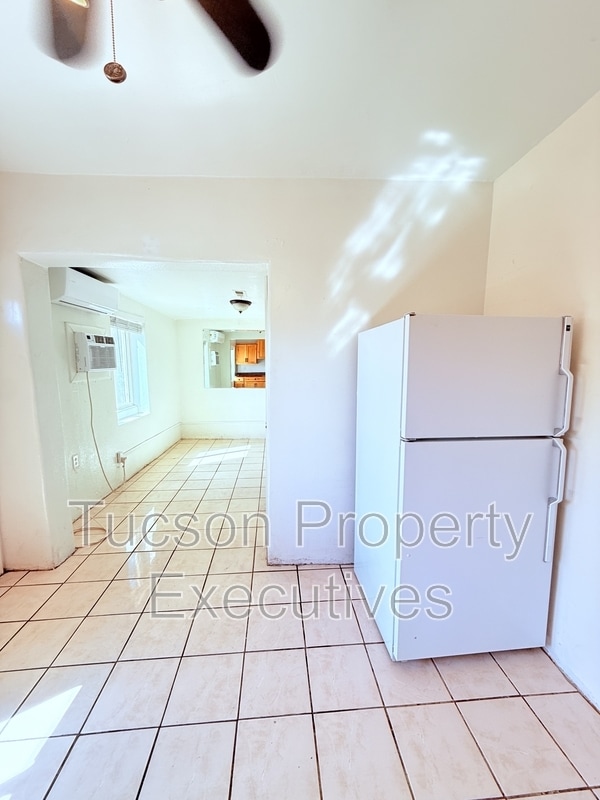 Building Photo - 208 W Ventura St