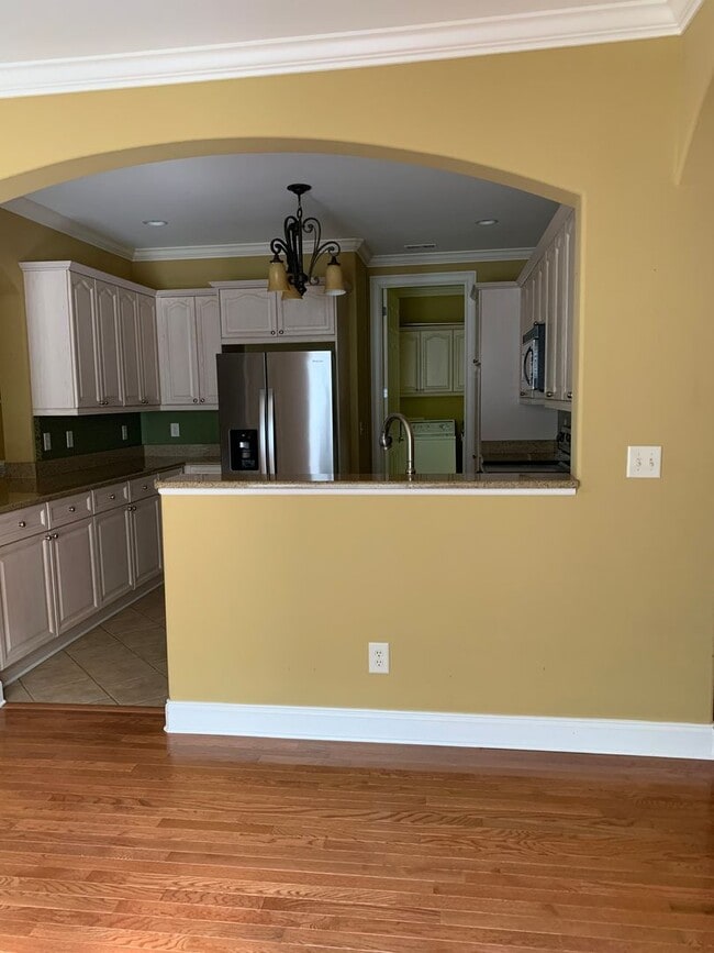 Building Photo - 136 Nickolas Cir