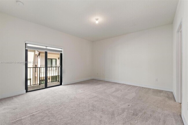 Building Photo - 4612 NW 83rd Pkwy
