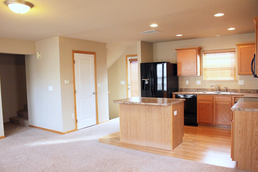 Building Photo - 3203 SW Arlan Ln