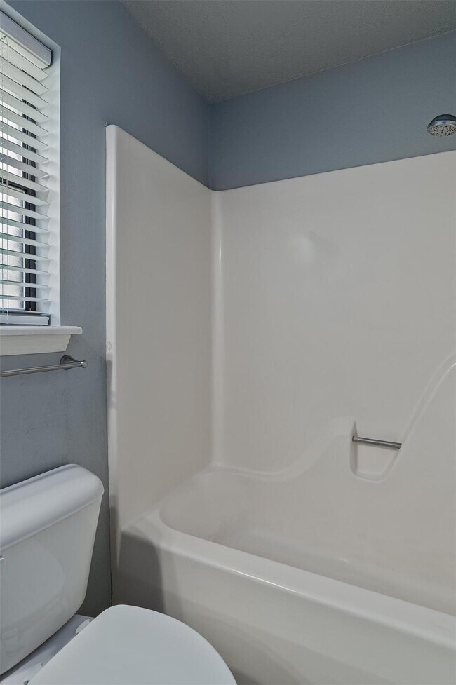 Building Photo - 5804 Catherine Ct