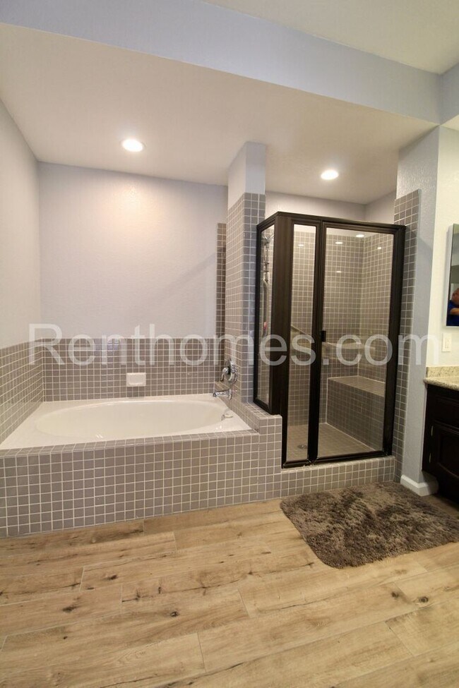 Building Photo - 15730 Via Calanova