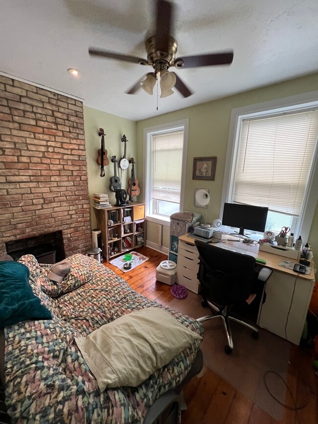 Building Photo - 1527 Saturn Way