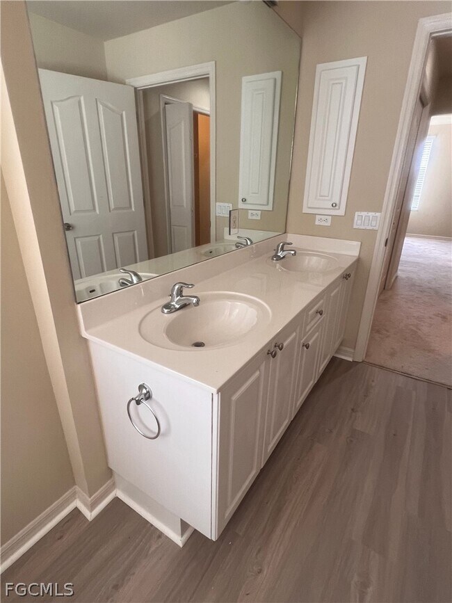 Building Photo - 11230 Lakeland Cir