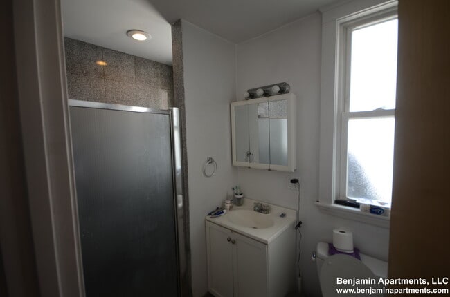 Building Photo - 38 Newton St