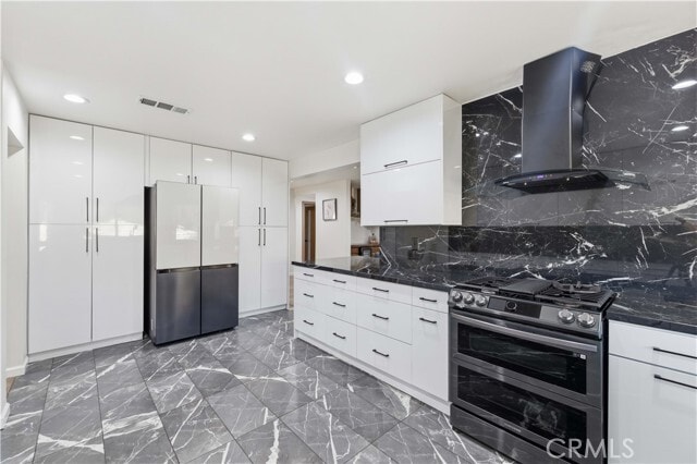 Building Photo - 41201 Laidlaw Ln