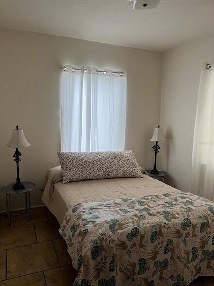 Building Photo - 3065 Lake June Blvd