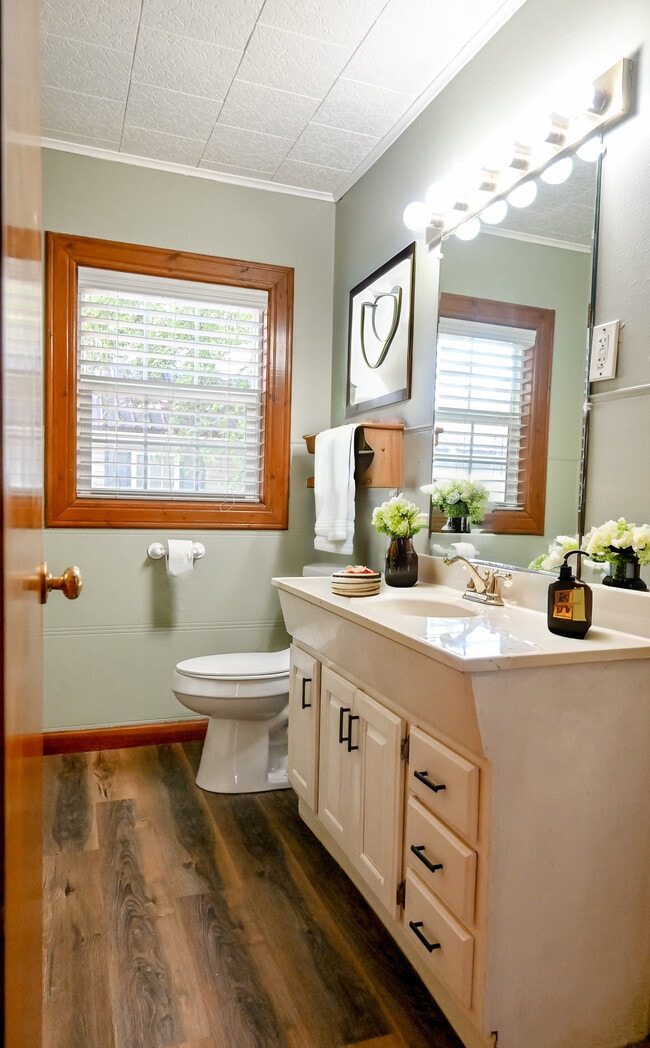 Building Photo - 322 Olympia Ave