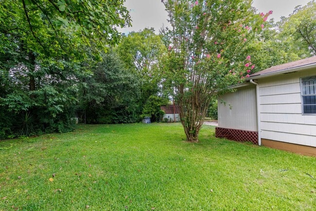 Building Photo - 3/2 Near Downtown and Homewood