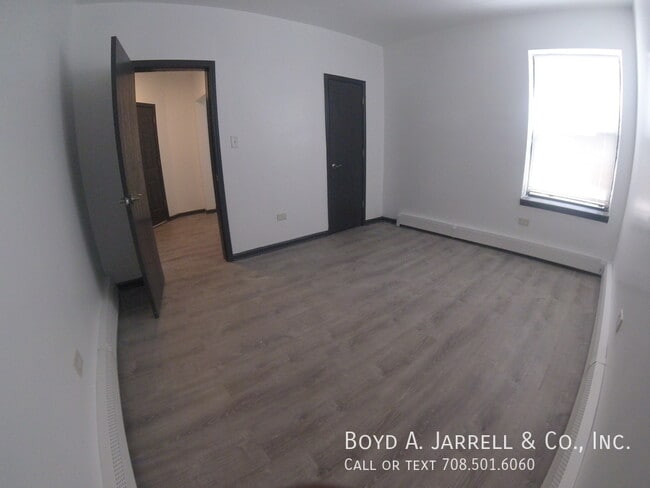 Building Photo - 68 E 57th St