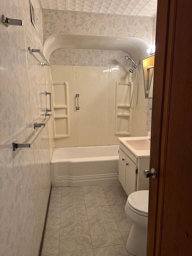 Building Photo - 415 La Porte Rd