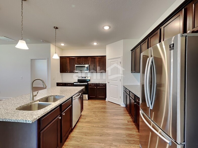 Building Photo - 2463 Ixora Ct