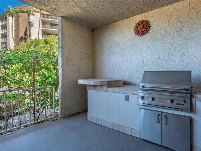 Building Photo - 899 Island Dr