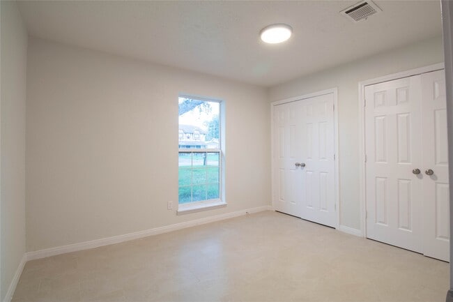 Building Photo - 13111 Campos Dr