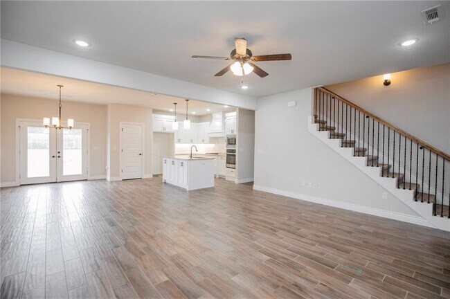 Building Photo - 337 Ryder St