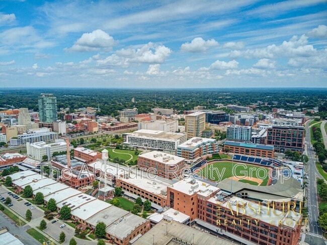 Building Photo - 600 S Duke St