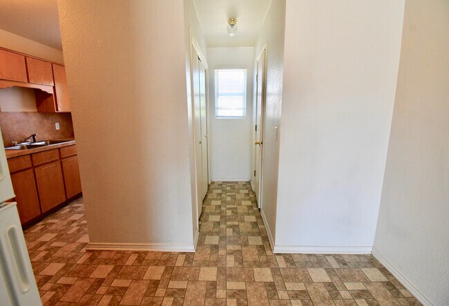 Building Photo - 4003 Doraine Ct