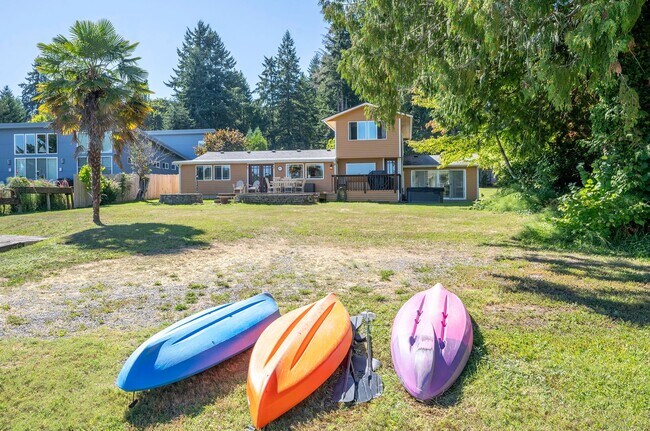 Building Photo - SHORT TERM LEASES! 1-6 months - 3-Bedroom ...