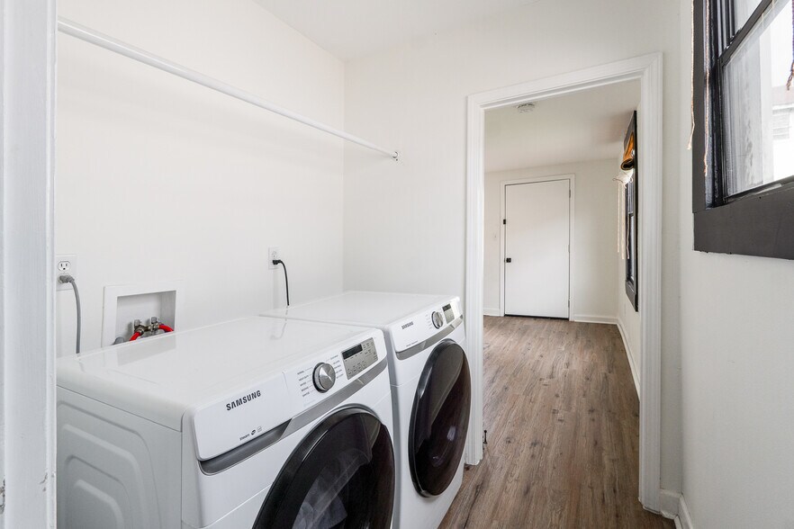 Laundry - 1732 Allen St