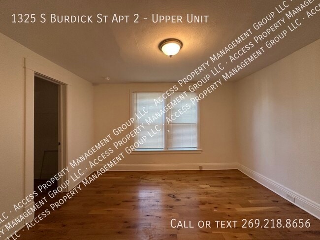Building Photo - 1325 S Burdick St